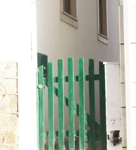 The Gate Patio House * נאזרה